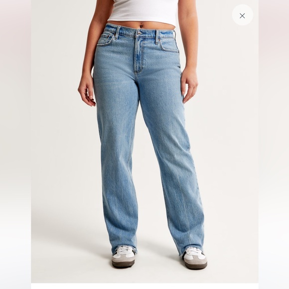 Abercrombie & Fitch - The Baggy Low Rise - Curve Love - Size 28/6R - Medium Wash - Picture 2 of 12